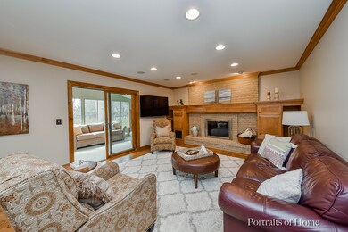 1150 Palm Ct, Naperville, IL 60540 - photo 4