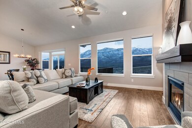 5195 N Lauralwood_Advance_04