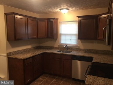 49 Huntington Dr, Southampton, NJ 08088 - photo 2