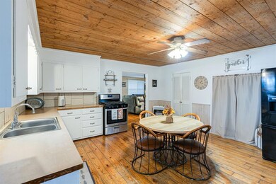 100 S Center St, Bonham, TX 75418 - photo 2