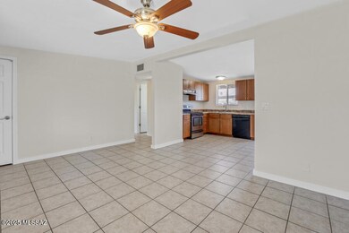 003_2821 N. Columbus unit 11_simonphotog