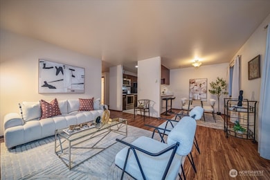 11532 15th Ave NE unit 401, Seattle, WA 98125 - photo 3