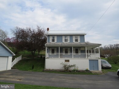 40 Philips St, Berkeley Springs, WV 25411 - photo 2