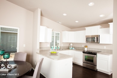 6 - Kitchen