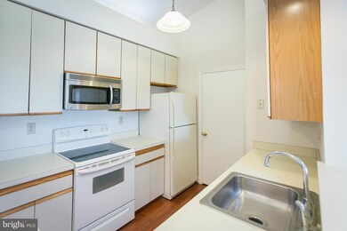 13708 Modrad Way unit 7-41, Silver Spring, MD 20904 - photo 4