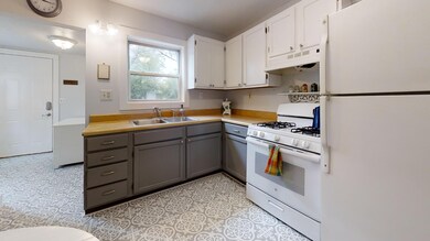 1602-East-Bertrand-Kitchen
