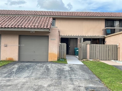 20571 NE 6th Ct, Miami, FL 33179 - photo 4