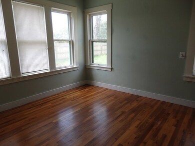 502 N Edison St, Fredericksburg, TX 78624 - photo 6