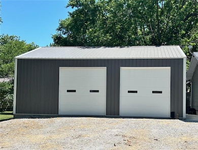 14 N Oregon St, Oswego, KS 67356 - photo 2