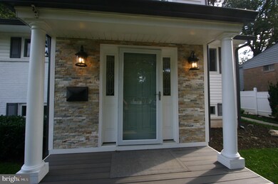 14207 Chadwick Ln, Rockville, MD 20853 - photo 2