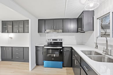 557 SW Cutoff unit 35, Worcester, MA 01607 - photo 2