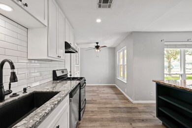 11315 Caribbean Ln, Houston, TX 77089 - photo 7