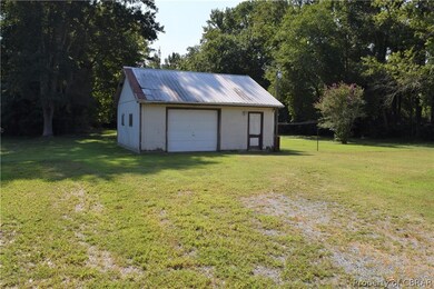 Detached Garage