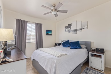 1810 E Blacklidge Dr unit 827, Tucson, AZ 85719 - photo 3