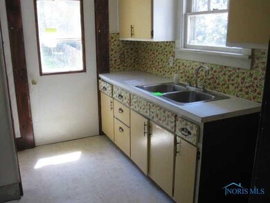 1823 Talbot St, Toledo, OH 43613 - photo 2
