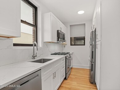 4-web-or-mls-169-greenwich-ave-front-uni