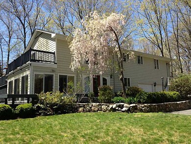 156 Gilbert Stuart Dr, East Greenwich, RI 02818 - photo 2