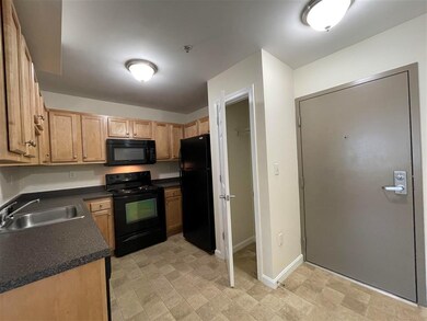 20 Sentinel Ct unit 103, Manchester, NH 03103 - photo 2