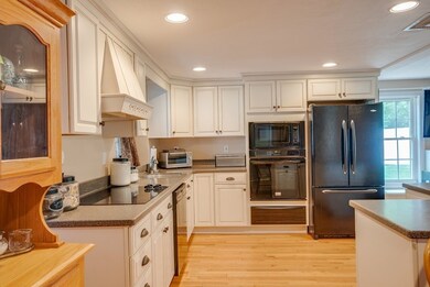 48 Little John Dr, Billerica, MA 01821 - photo 5