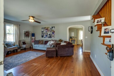 Great Room w/ Beautiful Hardwood Floors