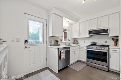 255 Southfield Rd unit 1, Birmingham, MI 48009 - photo 7