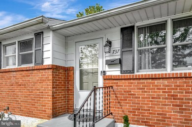 737 W 12th St, New Castle, DE 19720 - photo 2