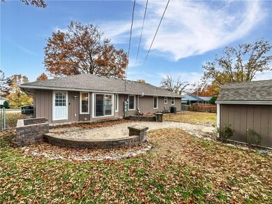 2200 Meadowlark Dr, Harrisonville, MO 64701 - photo 5