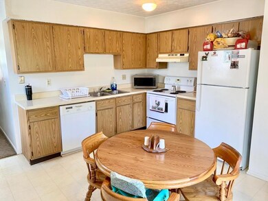3939 - Kitchen