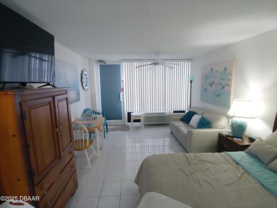 0120251552a_HDR