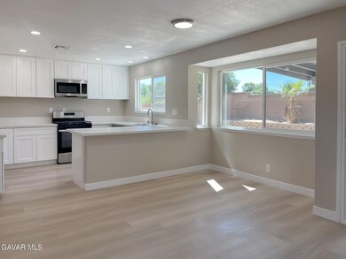 2822 Springfield Place, Lancaster, CA 93536 - photo 7