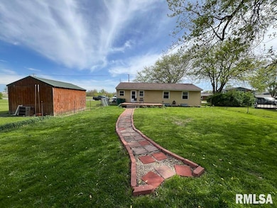 1520 E Wheeler St, Macomb, IL 61455 - photo 2