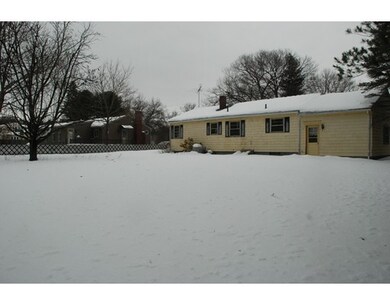 37 Lexington Ave, Methuen, MA 01844 - photo 4