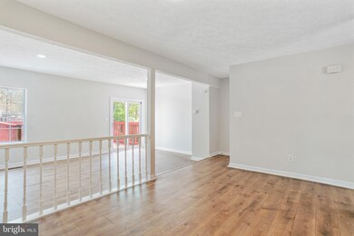 9591 Donnan Castle Ct, Laurel, MD 20723 - photo 6