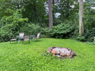 9 Crestwood Rd, Brimfield, MA 01010 - photo 5