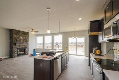 9812 Marnewood Dr, Johnston, IA 50131 - photo 5