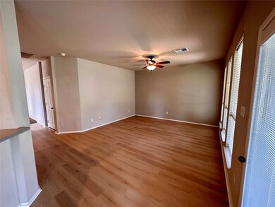 6035 Lynwood Banks Ln, Houston, TX 77092 - photo 5