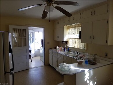 1404 Rolling Rd, Asheboro, NC 27205 - photo 5