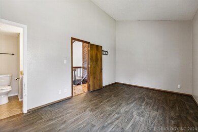 Upstairs bedroom.