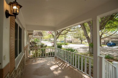Spacious Front porch 