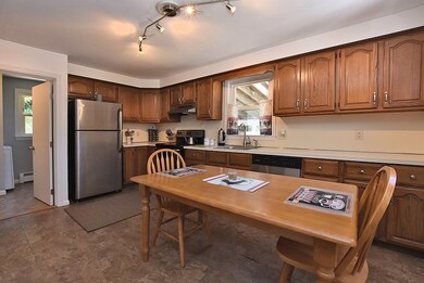 53 Winthrop Ave, West Warwick, RI 02893 - photo 5