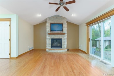 3410 Hogback Rd, Fowlerville, MI 48836 - photo 5