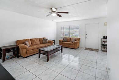 13550 SW 6th Ct unit 111a, Pembroke Pines, FL 33027 - photo 4