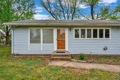 1917 SW 34th St, Topeka, KS 66611 - photo 6