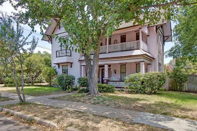 614 N Anglin St, Cleburne, TX 76031 - photo 2