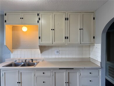 411 W Persimmon St, Rogers, AR 72756 - photo 3