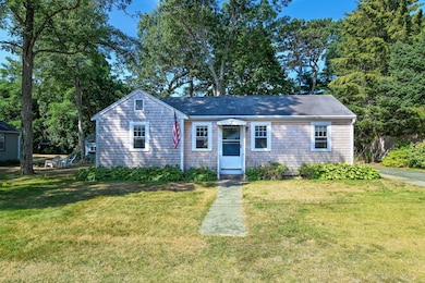 7 Freeman St, Buzzards Bay, MA 02532 - photo 3