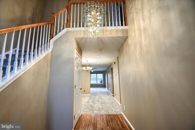 557 Broxton Ct, Harleysville, PA 19438 - photo 4