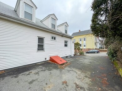 335 Tecumseh St, Fall River, MA 02721 - photo 4