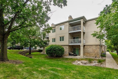 2901 Grand Ave unit 103, Des Moines, IA 50312 - photo 2