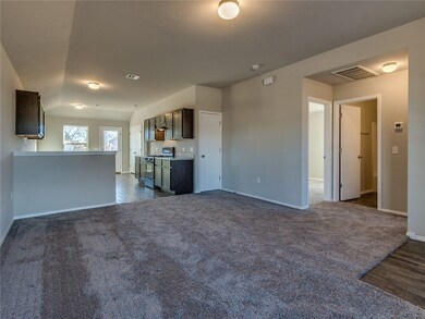 1038 S Morningside Dr, Fayetteville, AR 72701 - photo 2